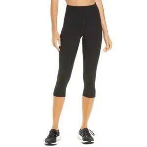 GIRLFRIEND COLLECTIVE High Waist Capri Leggings In Black with small front pocket